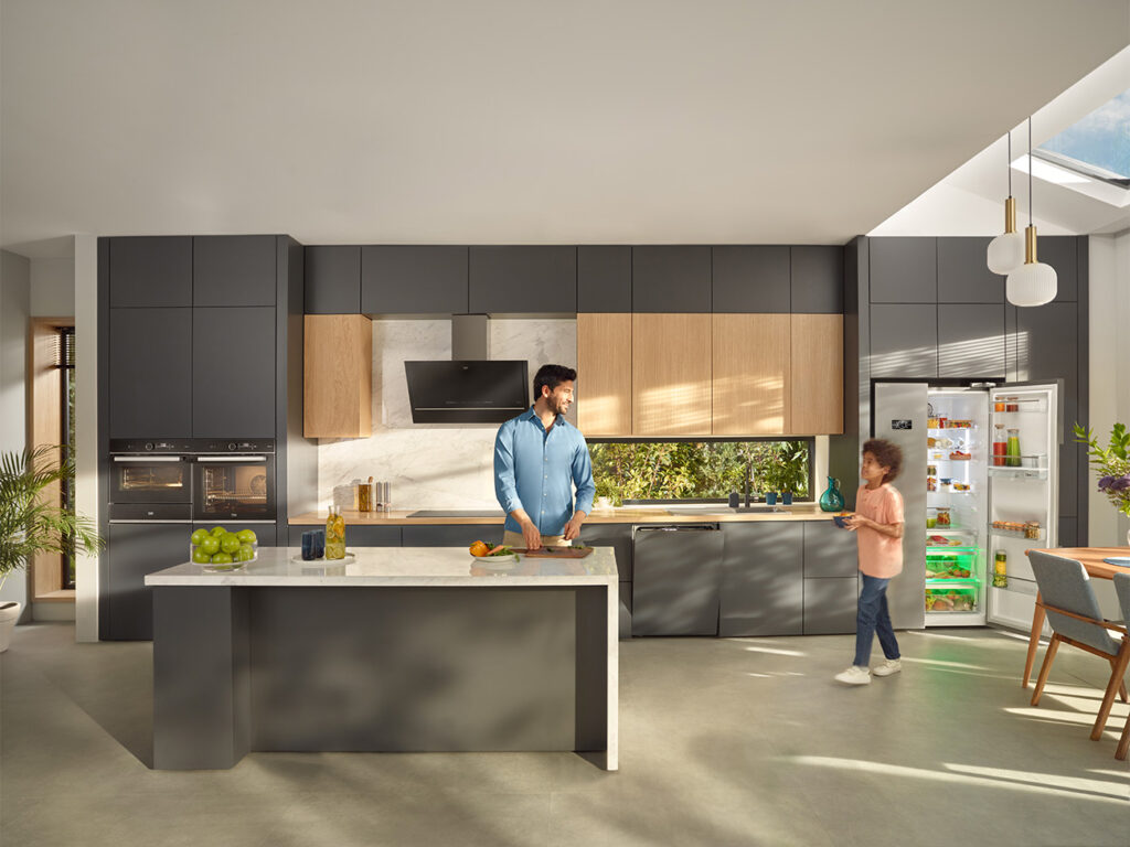 Beko-2021-Beyond-Built-in-Range-Lifestyle-Photo-with-Cast-1
